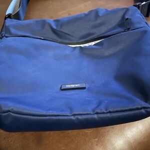 Hedgren Women's Navy Shoulder Bag